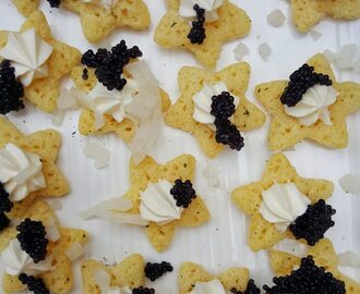 Olw stjärnor med cremefraiche & kaviar