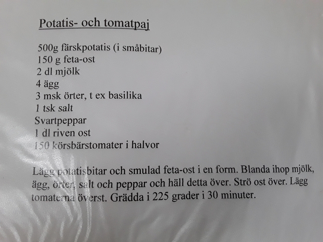 Potatis- och tomatpaj