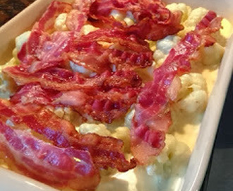 Pepparrotsstuvad blomkål med knaperstekt bacon