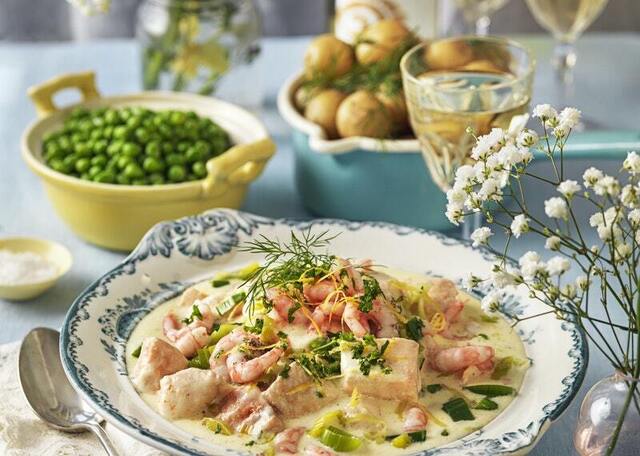 Fiskgryta med räkor och citronströssel