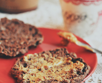 choklad, scones och jordnötssmör.