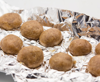 Gingerbread Protein Bliss Balls