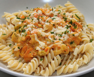 Vegetarisk pastasås med morötter, purjolök och chipotle
