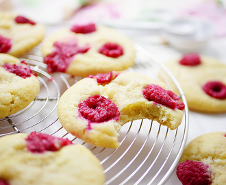 Cookies med hallon & vit choklad