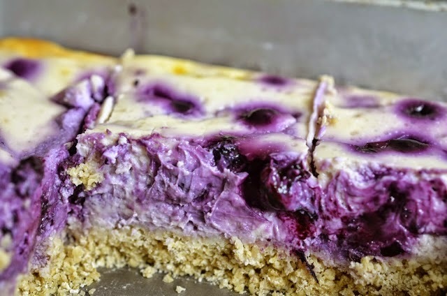 Blueberry cheesecake bars - 47 kcal
