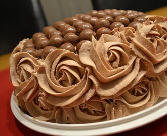 Chokladtårta med Maltesers och smak av Dumle