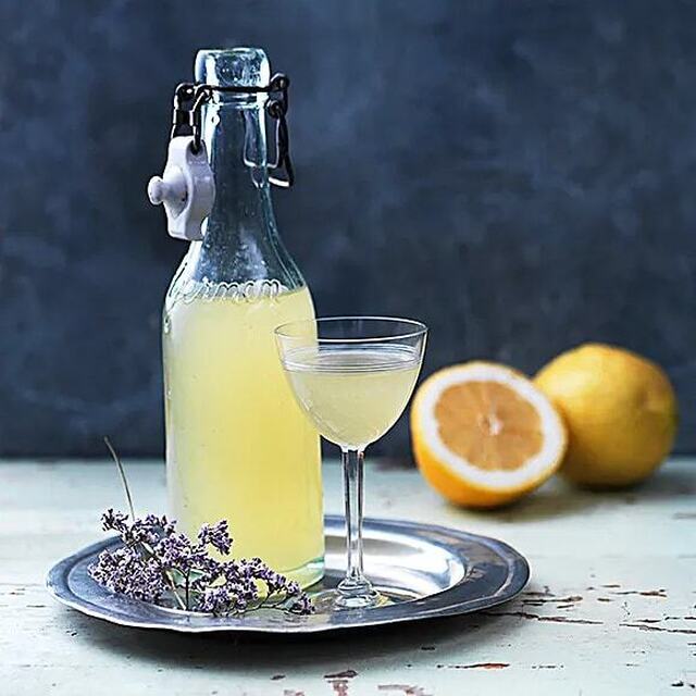 Hemgjord limoncello