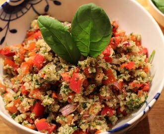 Blomkålstabbouleh med baconlindad fläskytterfilé