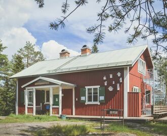 Vandrade till Fågelbergsstugan, midsommarafton