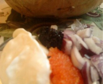 Bakad potatis med fraiche, caviar och rödlök