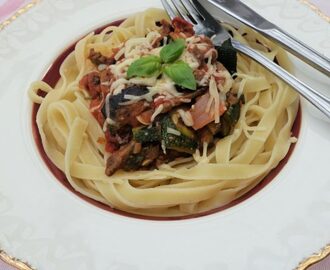 Pasta med lövbiff och rostade grönsaker