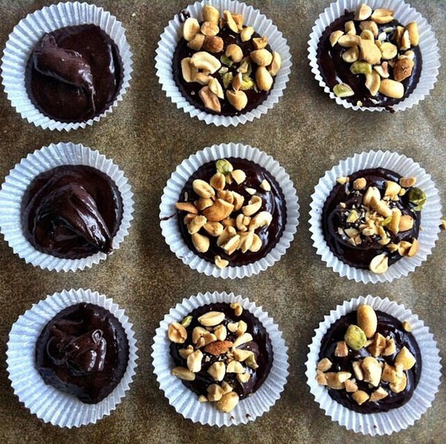 Kladdiga chokladmuffins med nötter