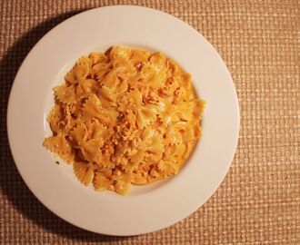 Farfalle al salmone