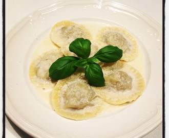 Ravioli fylld med portabello serverad med parmesanskum 13 Smartpoints