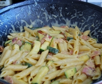 Patsa carbonara med zucchini