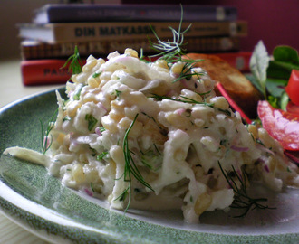 Fräsch matvetesallad med majrova och yoghurt