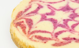 Cheesecake with pitaya swirl