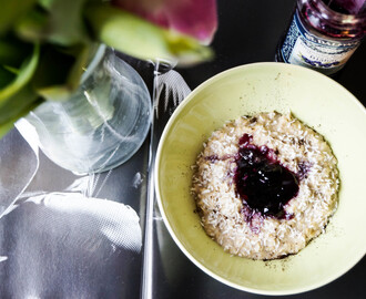 Coconut oat porridge