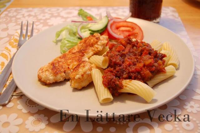 Parmesankyckling med härlig tomatsås