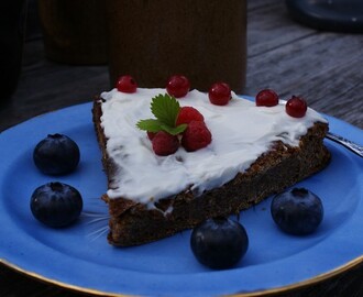 Healthy and lowcarb Carrotcake with frosting!