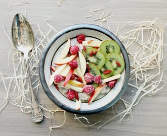 Vanilla Buckwheat Porridge with Fruits & Berries