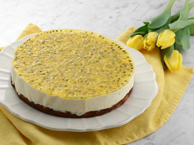 Fryst cheesecake med passionsfruktsspegel